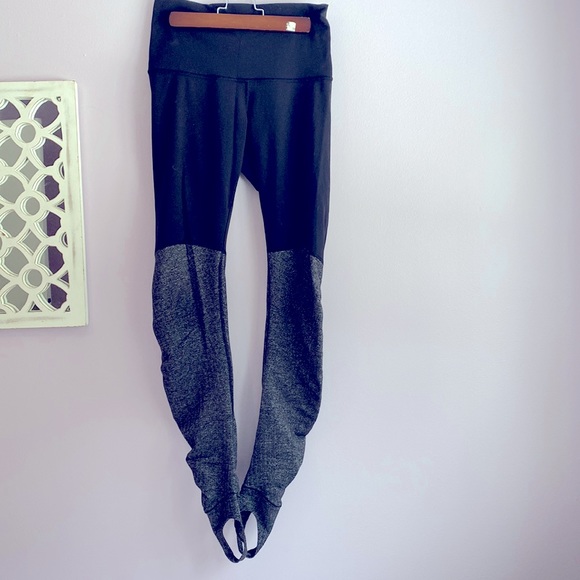 Lululemon stirrup leggings size 6 - Picture 1 of 6